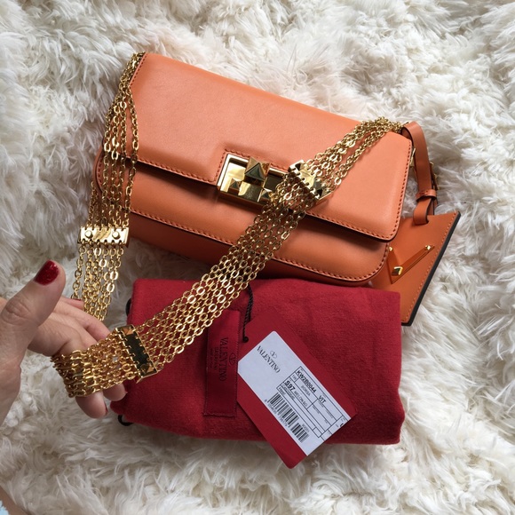 Valentino Garavani Small Chain Rockstub Handbag - Picture 6 of 6